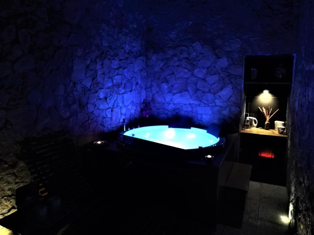 רוסוליני Spa Room Sicilia - Intera Casa Con Spa Privata Jacuzzi Sauna Bagno Di Vapore Ad Uso Illimitato מראה חיצוני תמונה