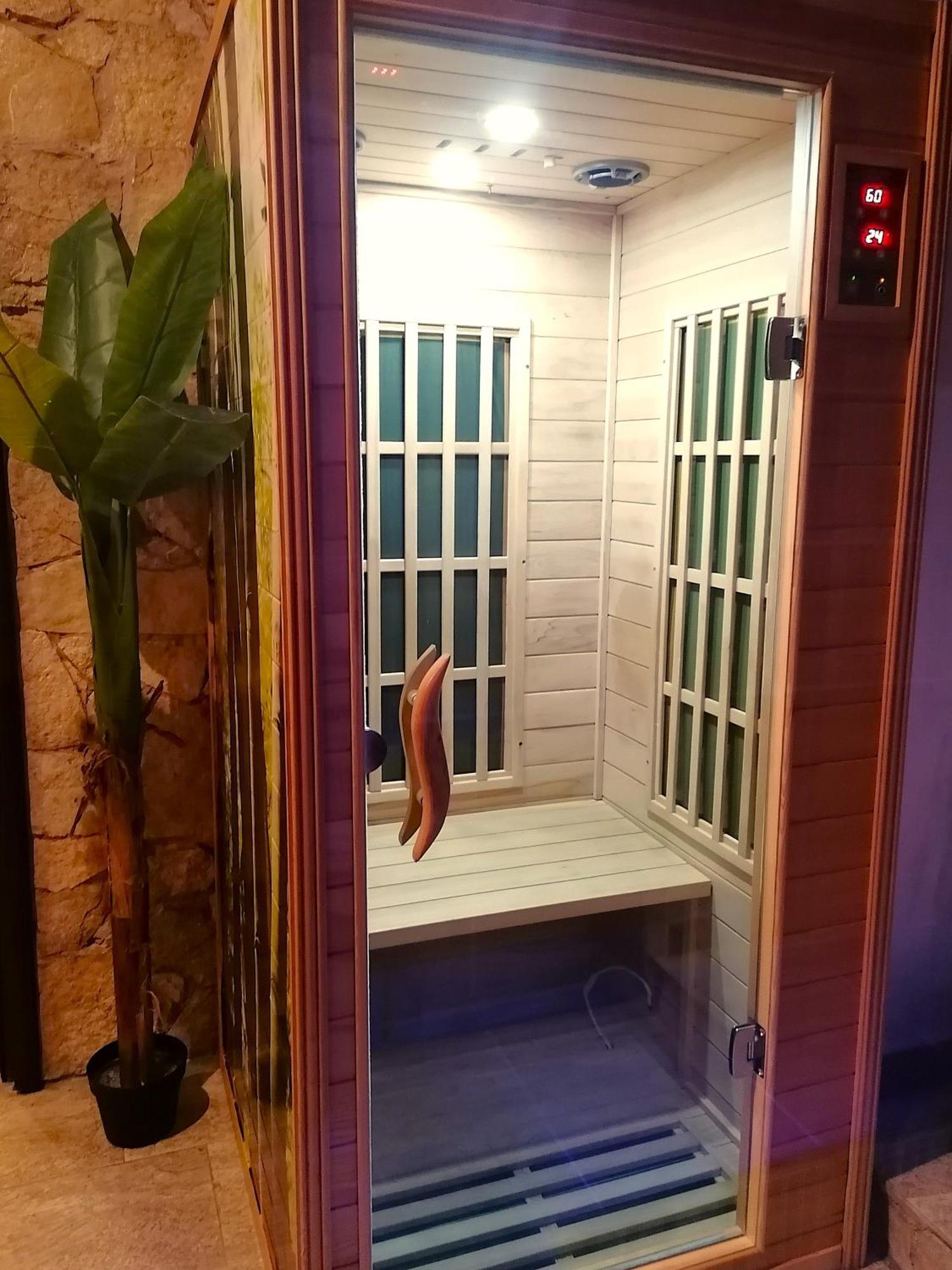 רוסוליני Spa Room Sicilia - Intera Casa Con Spa Privata Jacuzzi Sauna Bagno Di Vapore Ad Uso Illimitato מראה חיצוני תמונה